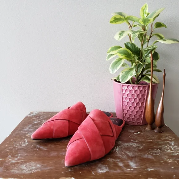 Marc Fisher coral suede slip on mules - Picture 2 of 8